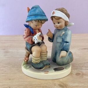 Hummel. Little Nurse